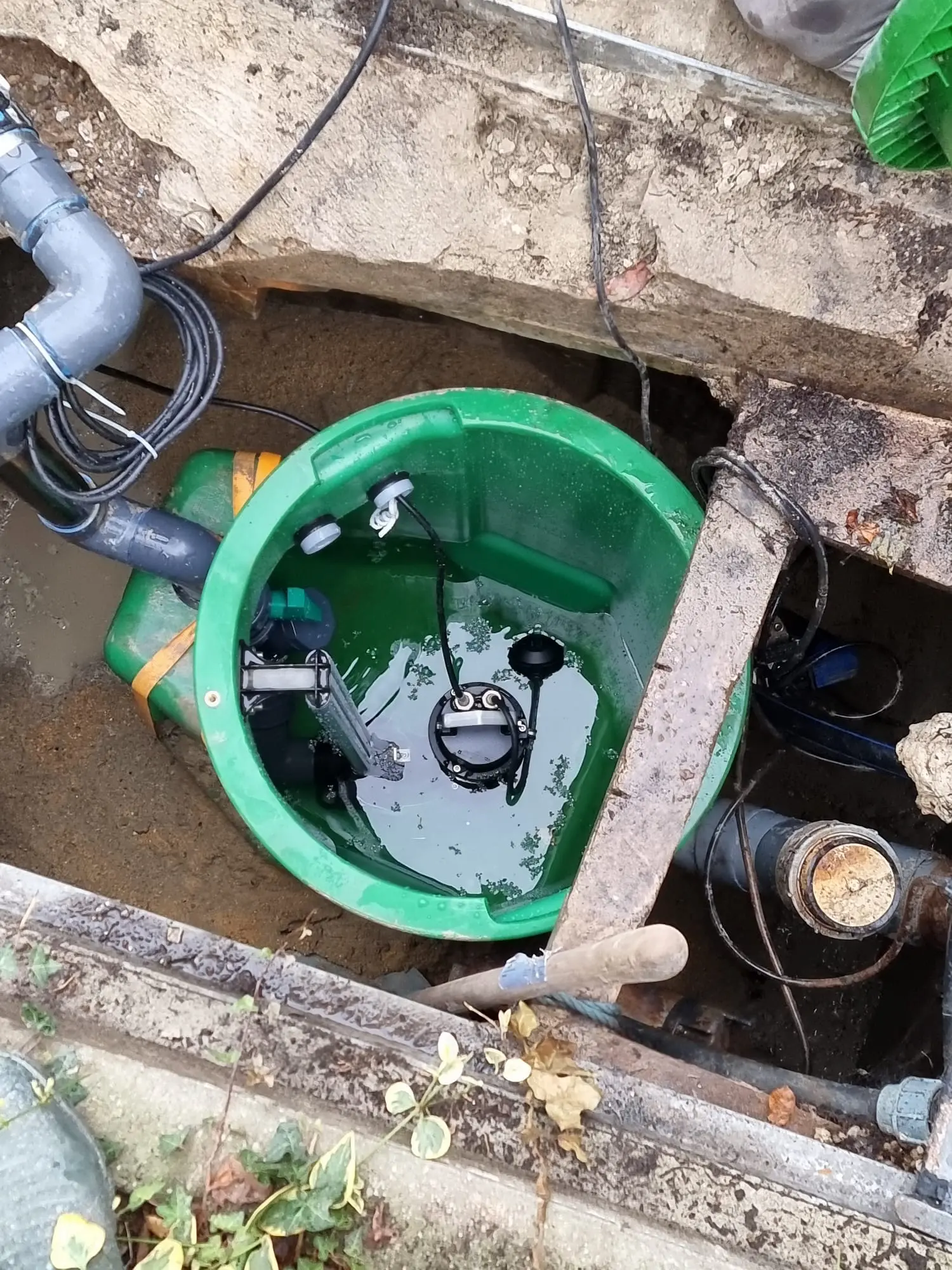 Installation pompe de relevage eaux usées